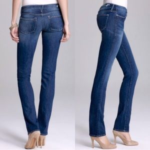 Earnest Sewn Slight Bootcut Jeans Style. Mid-Rise Style. EUC